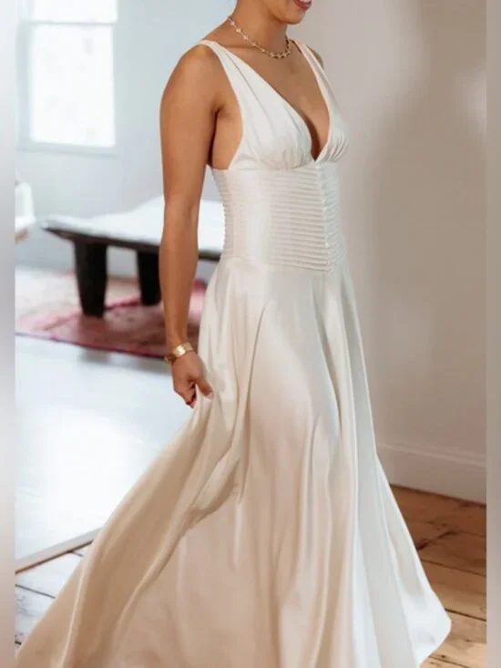 Reformation Arianwen Satin Dress NWT - Picture 3 of 8